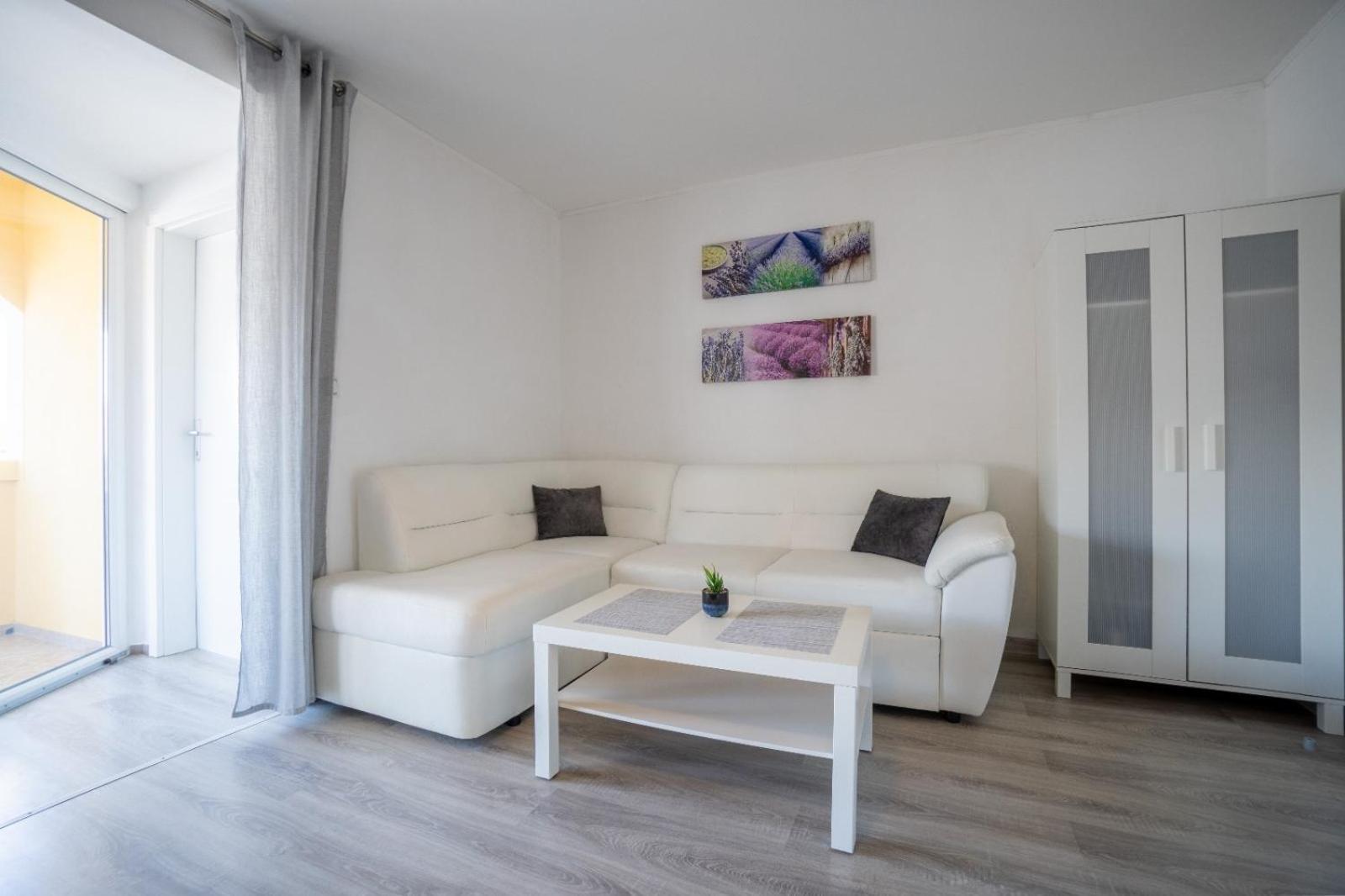 Apartments Pavic Вир Екстер'єр фото