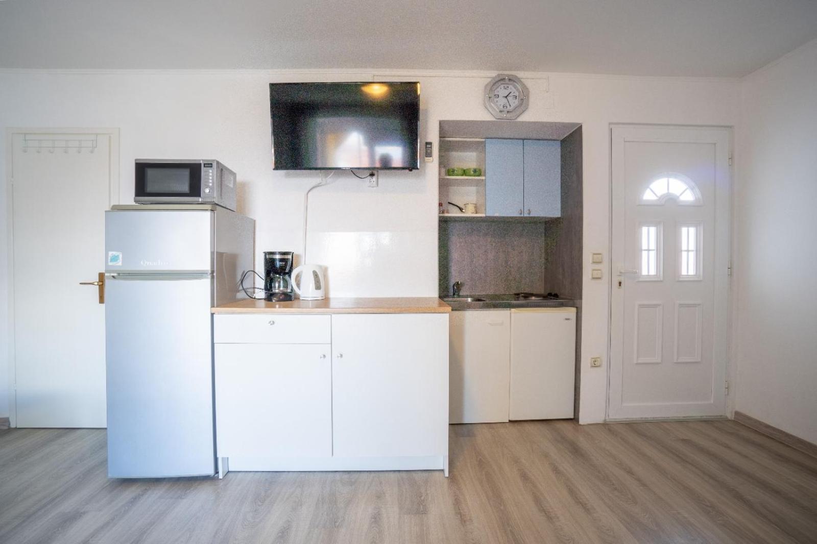 Apartments Pavic Вир Екстер'єр фото